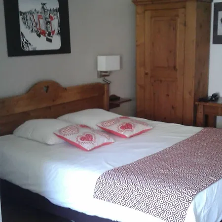 Hotel The Originals Annemasse Sud - Porte De Geneve 3*