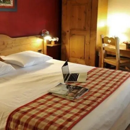 Hotel The Originals Annemasse Sud - Porte De Geneve 3*